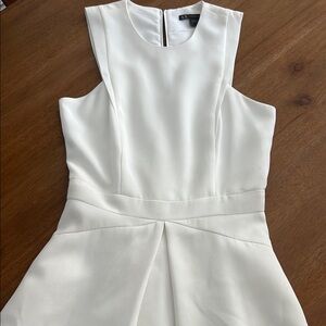 Elegant White Sleeveless Dress